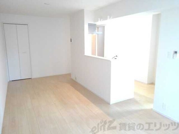 パインルーツIIIの物件内観写真